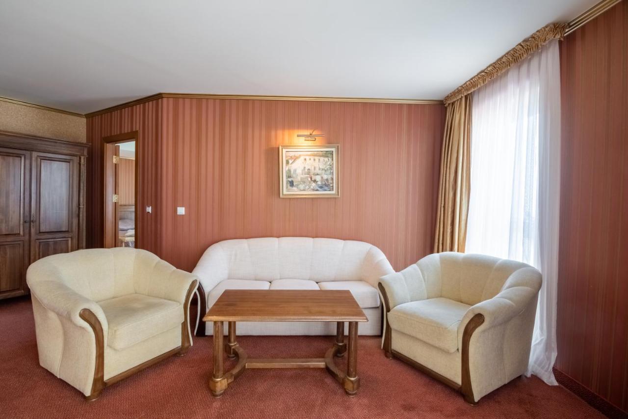 Hotel Mistral Balchik Exterior photo