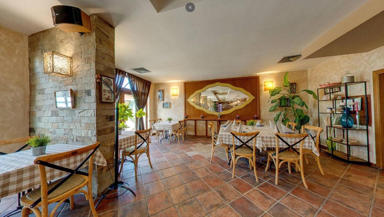Hotel Mistral Balchik Exterior photo