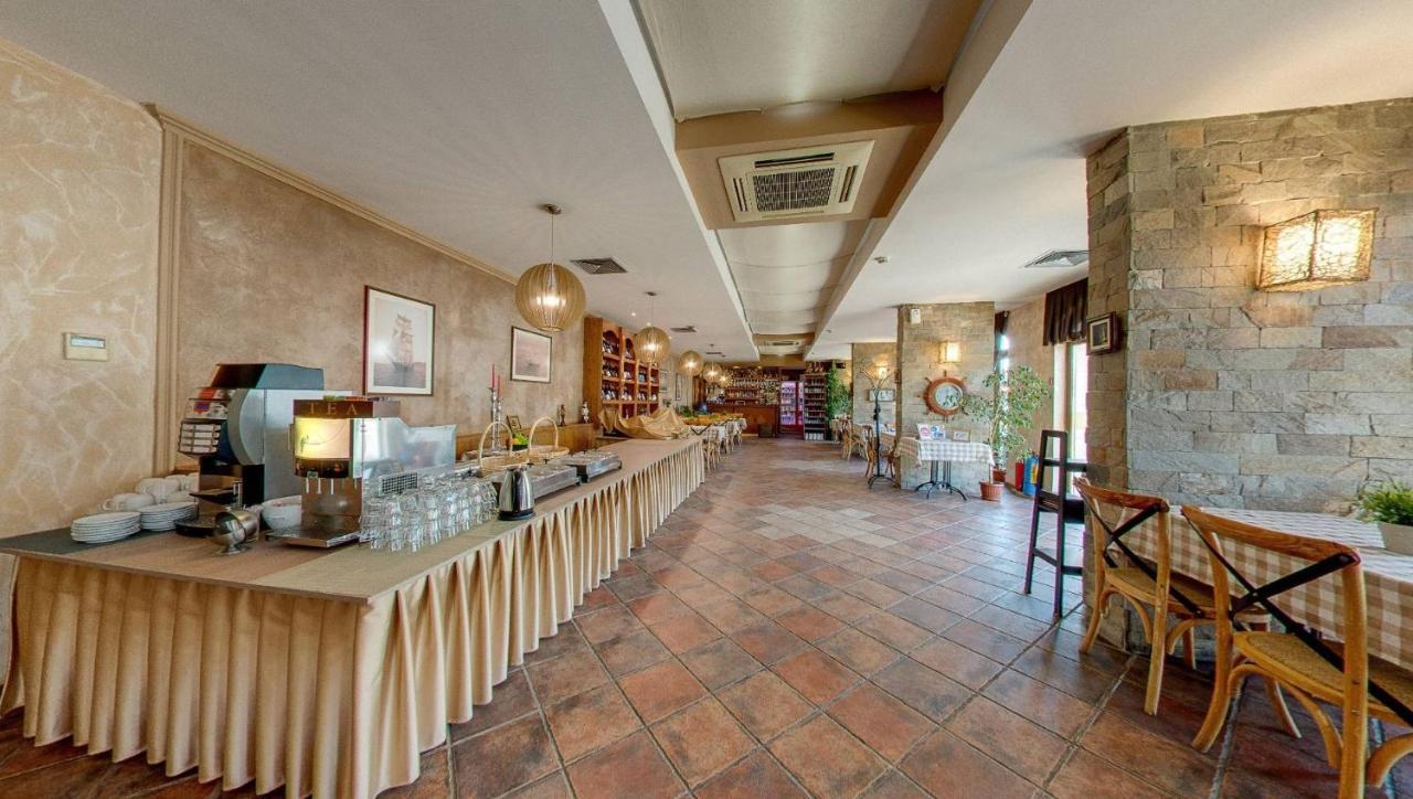 Hotel Mistral Balchik Exterior photo