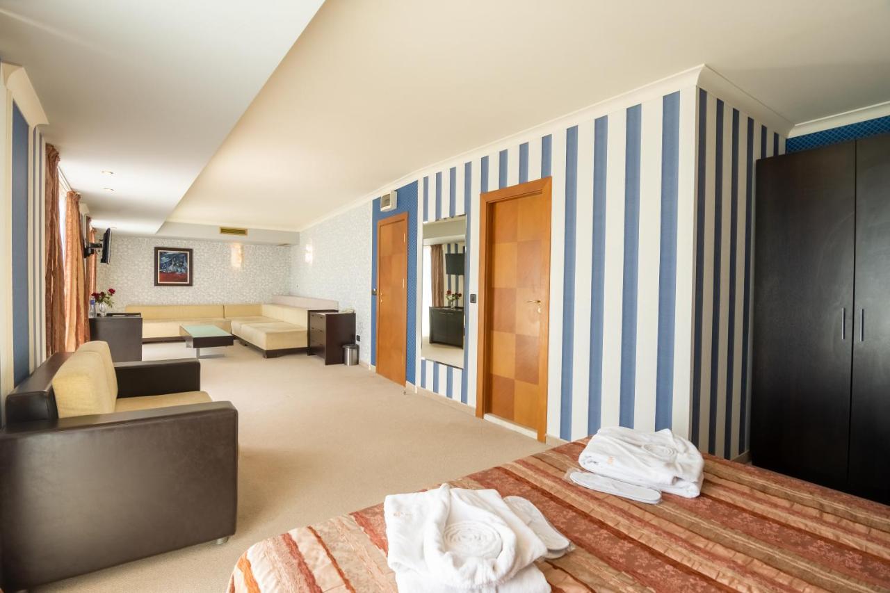 Hotel Mistral Balchik Exterior photo