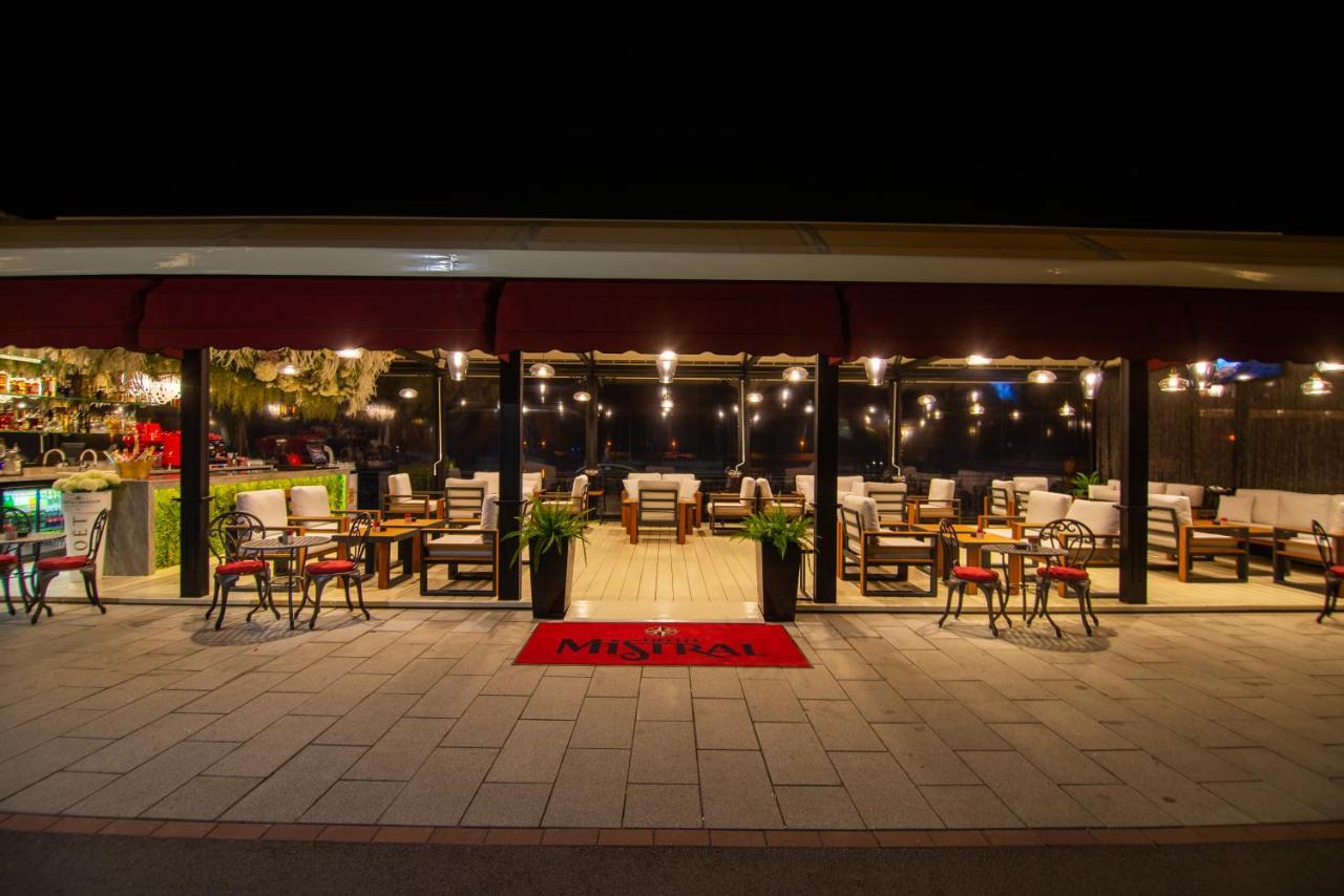 Hotel Mistral Balchik Exterior photo