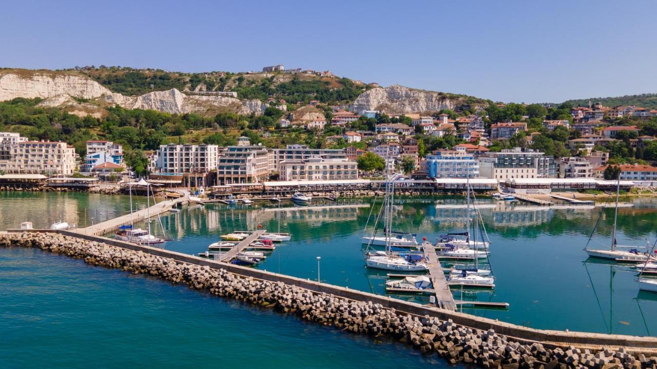 Hotel Mistral Balchik Exterior photo